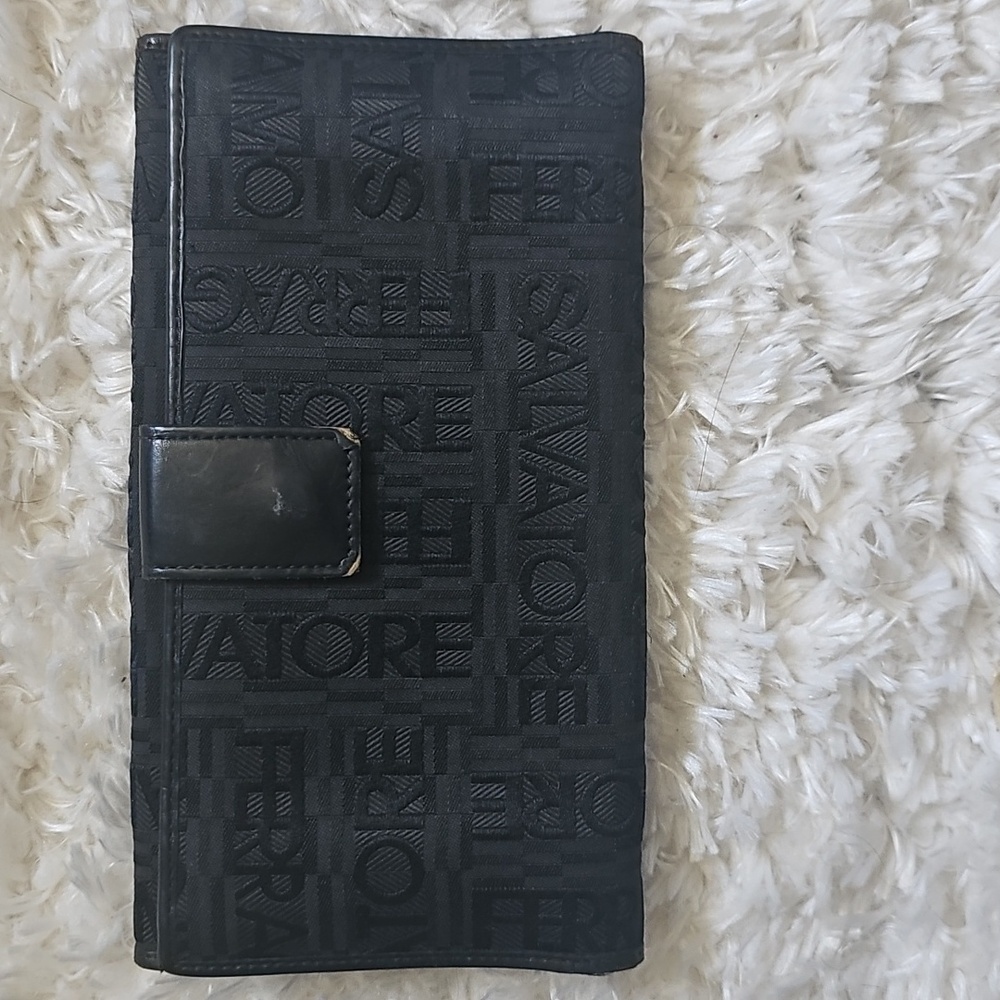 🔥Vintage Salvatore Ferragamo Black Wallet - Picture 2 of 8